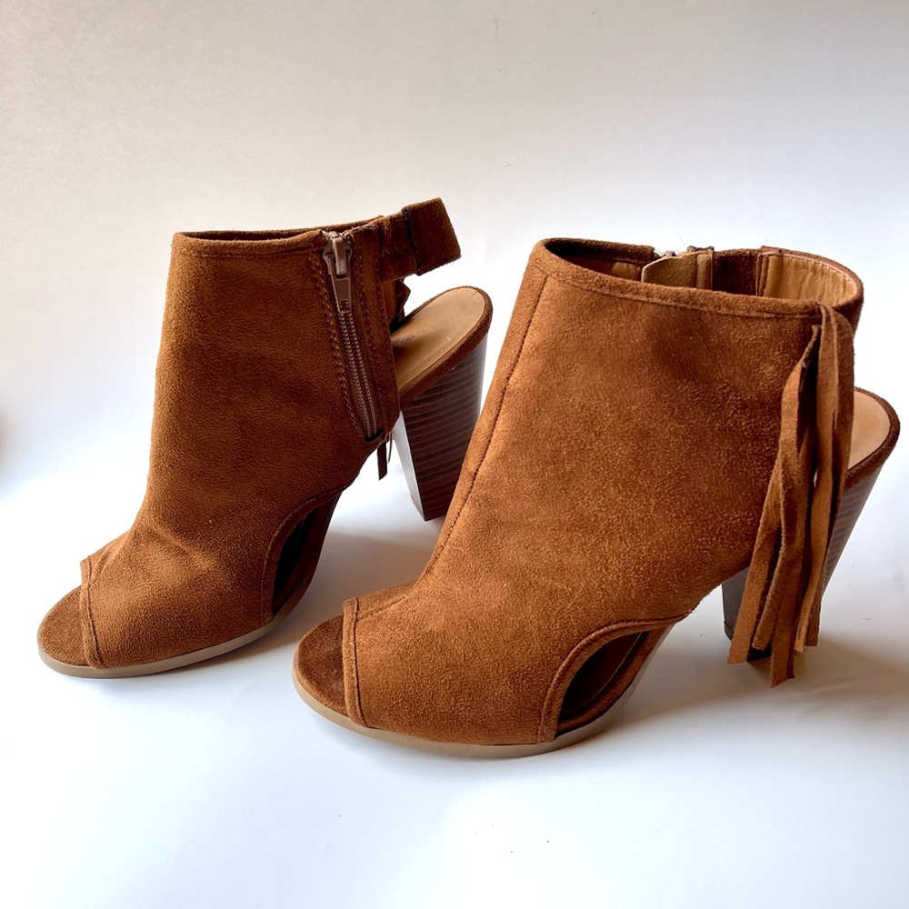 Peep Toe Fringe Heeled Boots- 7.5 - Picture 6 of 7